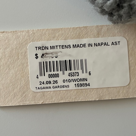 Women’s Arctic Mittens by Many Hands, made in Nepal.  Great gift 🎁 idea! - Picture 6 of 6